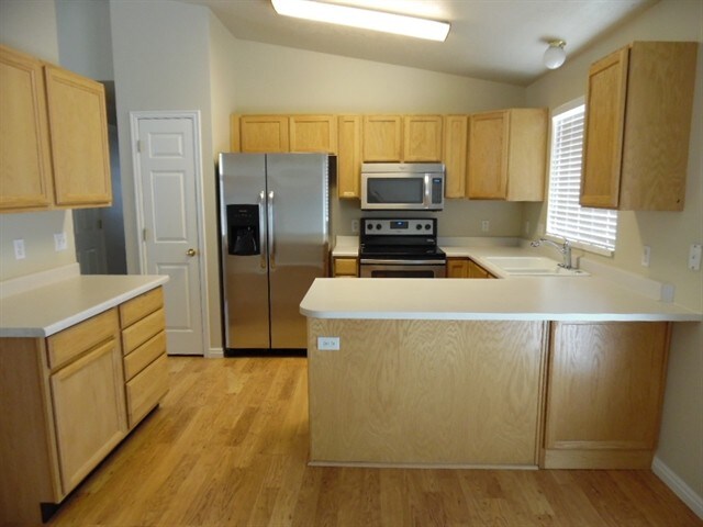 Foto del edificio - 458 N 950 E