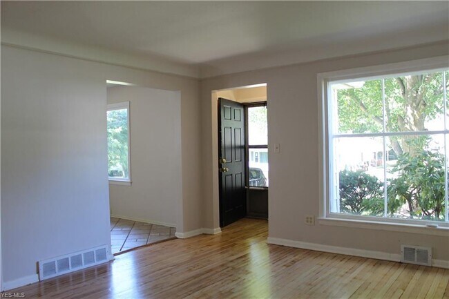 Foto del edificio - 5033 Henry St