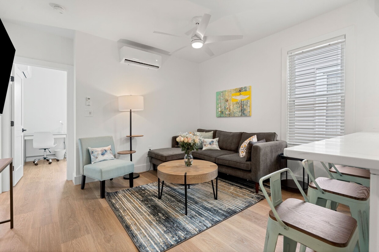 Photo - 621 E 8th St (Boston, MA)