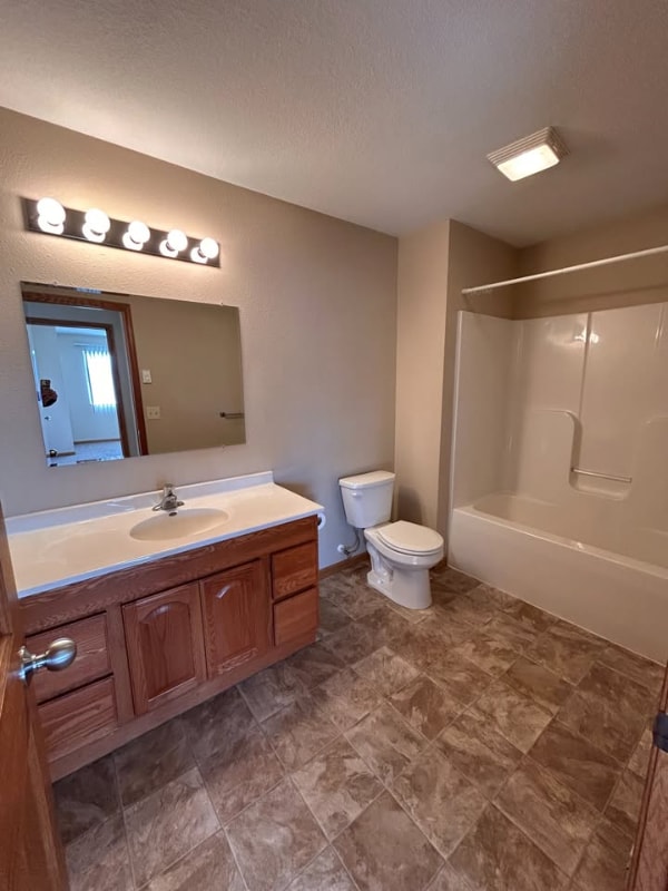 Building Photo - 1721 W 5th St