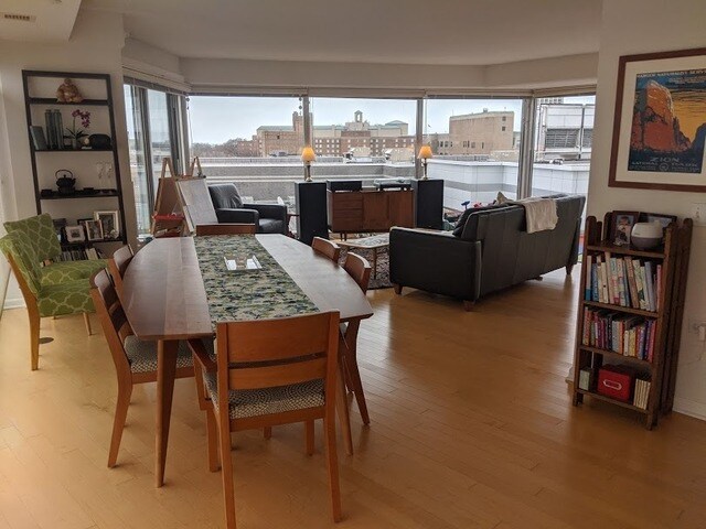 Foto principal - 1720 Maple Ave