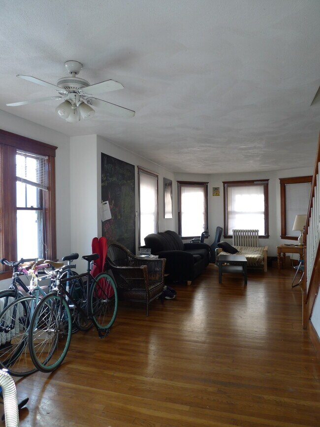 Building Photo - 301 S Huntington Ave
