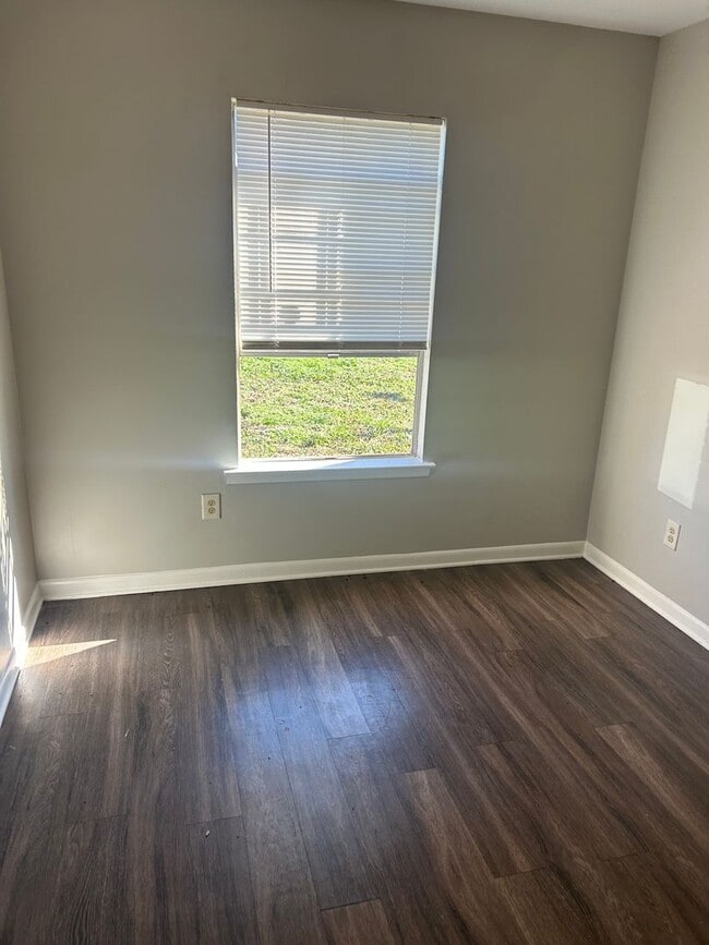 Building Photo - 510 S 19th St