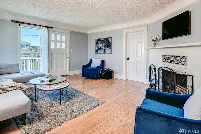 Building Photo - 5655 30th Ave SW