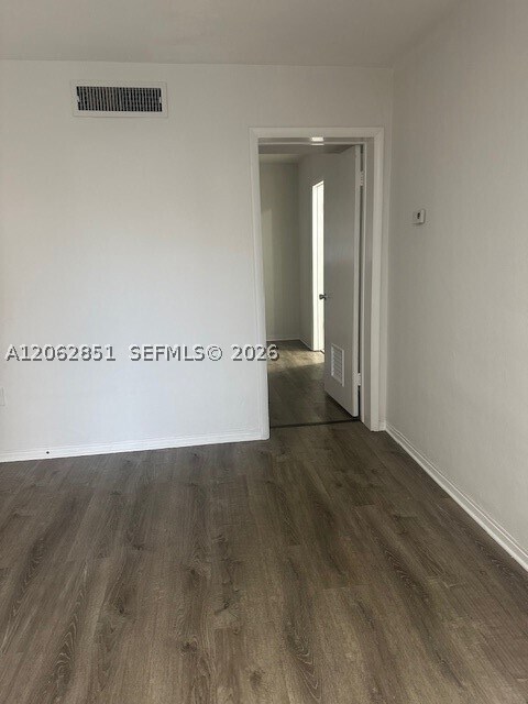 Foto del edificio - 1500 NE 127th St