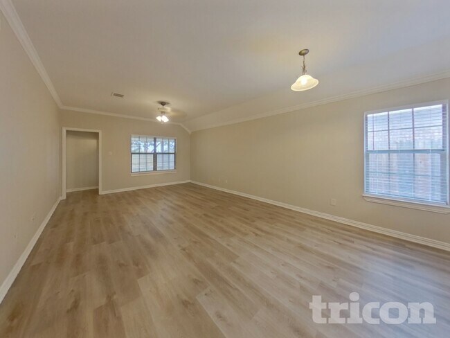 Building Photo - 804 Rambling Ct