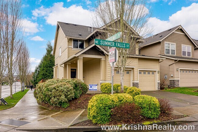 Foto del edificio - Beautiful 4 BD* 2.5 BA* Corner Lot Single ...