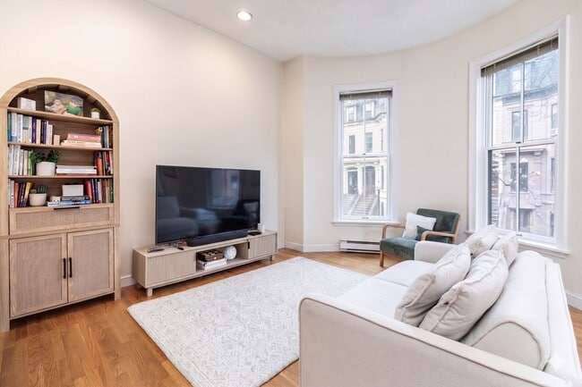 Building Photo - 214 W Canton St