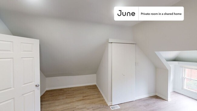 Foto del edificio - Room in Shared 4 bed/2 bath home