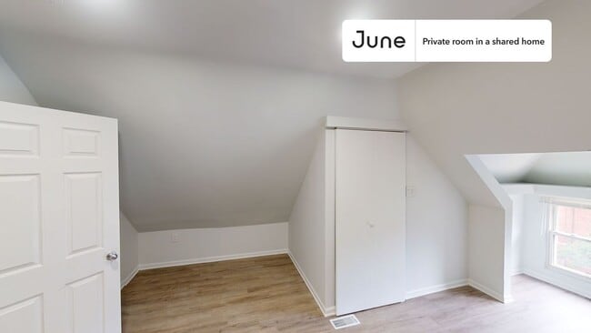 Building Photo - Room in Shared 4 bed/2 bath home