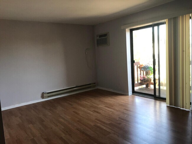 Living Room - 1360 N Geneva Dr