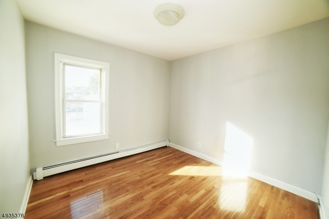 Building Photo - 208 Belleville Ave