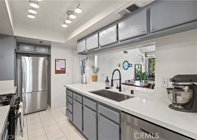 Foto del edificio - 6545 Reseda Blvd