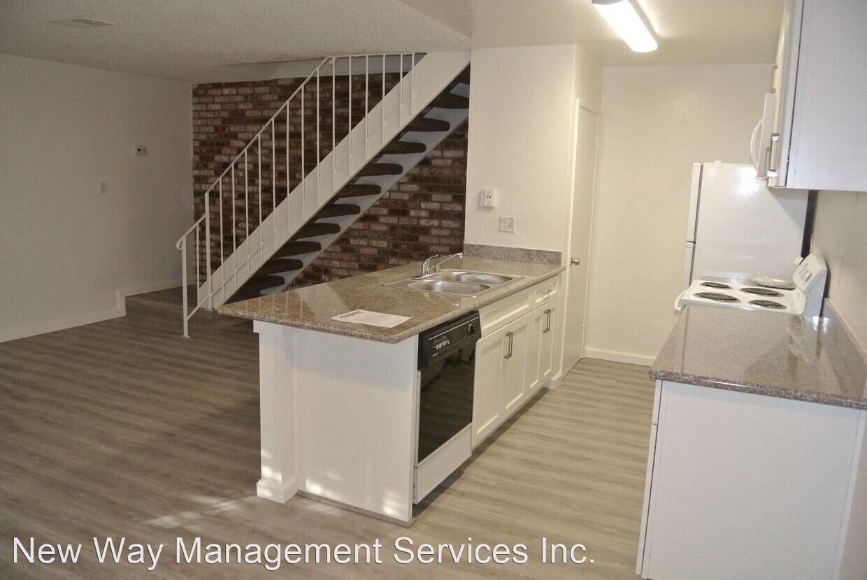 Building Photo - 2 br, 1 bath House - 1214 Sycamore Drive #3