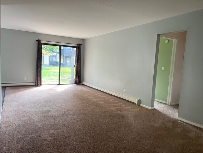 Building Photo - 6 Loudon Dr