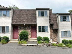 Building Photo - 130 Fillow St