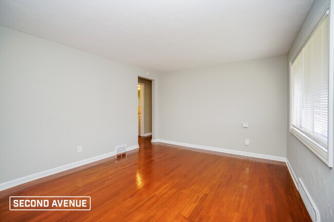 Building Photo - 155 Gross Ave