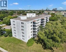 Building Photo - 11 Neilson Dr