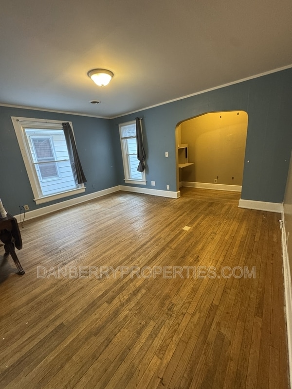 Foto del edificio - 915 N Main St