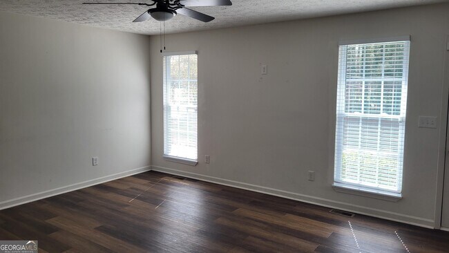 Foto del edificio - 912 Curry Cir SE