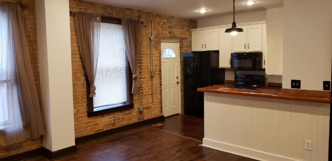 Foto del edificio - 728 Shawnee St
