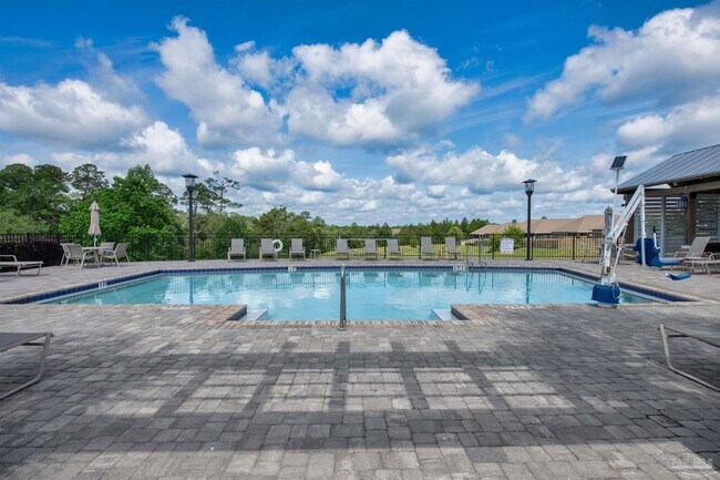 Foto del edificio - 7814 Burnside Lp