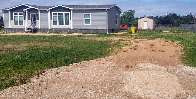 Building Photo - 1093 Anna Ln