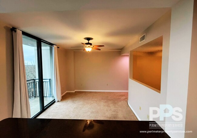 Foto del edificio - 3040 Peachtree Rd NE