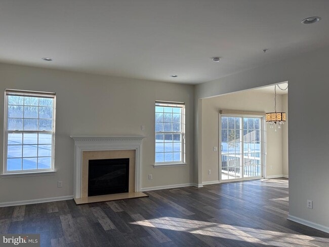 Building Photo - 142 Sills Ln