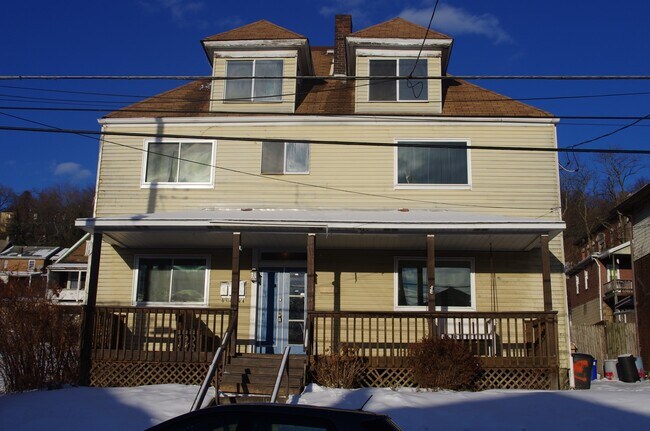Foto del edificio - 2443 Woodstock Avenue, Unit 1