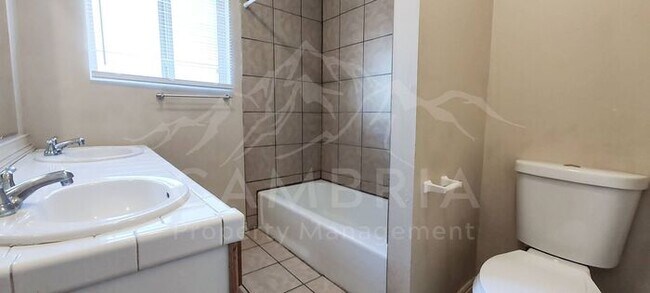Building Photo - Cozy 5 BR home in Salt Lake City