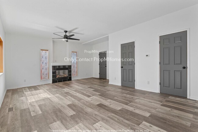 Building Photo - Three Bedroom Retreat with Open-Concept Living and Modern Finishes!