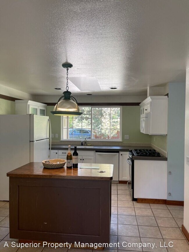 Building Photo - 3 br, 3 bath House - 19773 Clarion Ave