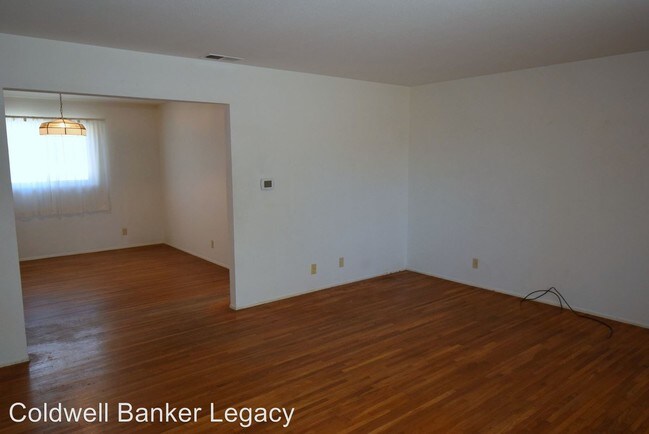 Building Photo - 3 br, 2 bath House - 9905 Aztec NE