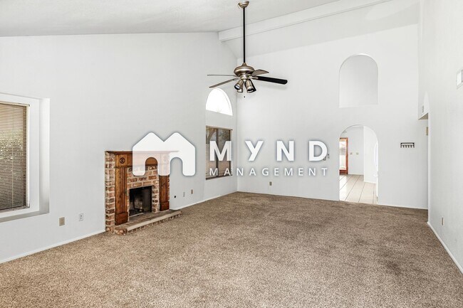 Foto del edificio - 10487 N Fairway Vista Ln