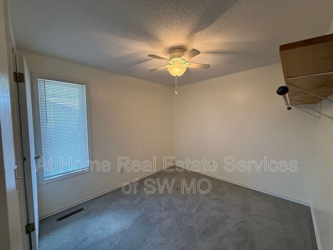 Foto del edificio - 2633 W Hanover Dr