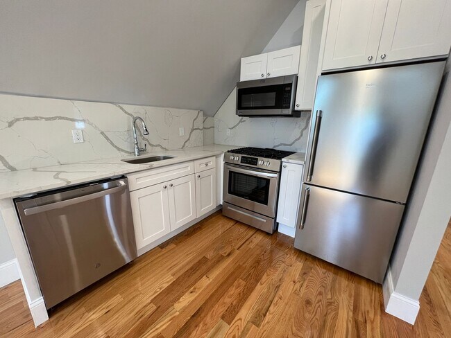 Building Photo - 158 Morrison Ave