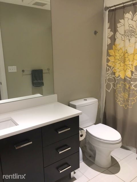 Foto principal - 401 W 1st St
