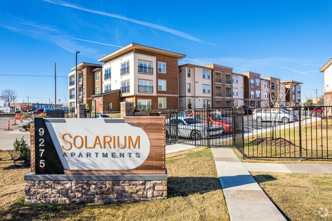 Building Photo - Solarium Apartments
