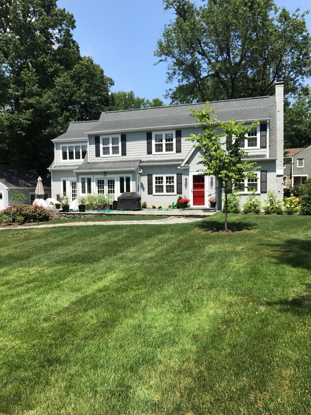 Primary Photo - 32 Gilliam Ln