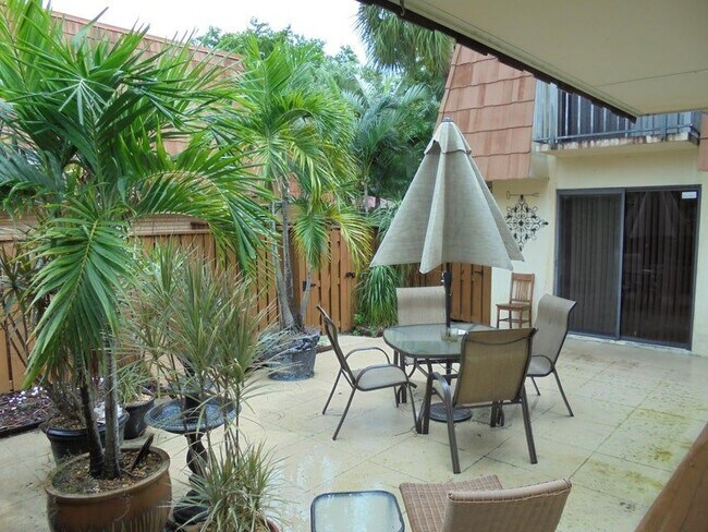 Foto del edificio - 505 Live Oak Ln