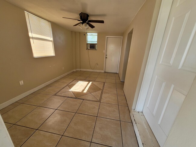 Building Photo - 114 Cocoa Pl