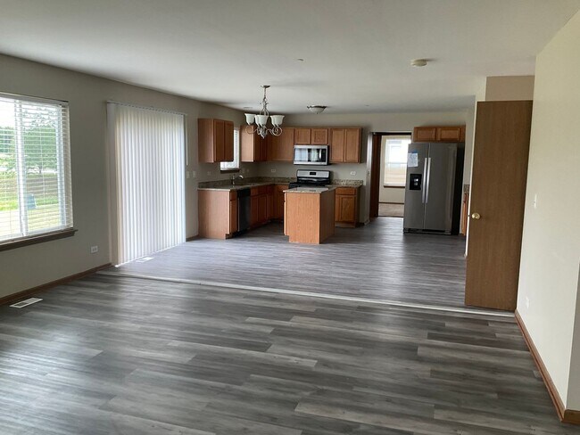 Building Photo - 6513 Old Plank Blvd