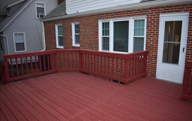 Deck - 6819 Laurel Street Northwest