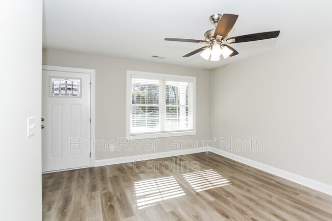 Building Photo - 226 Pethel St