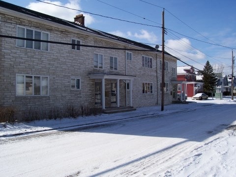 Primary Photo - 300 Parkridge Ave