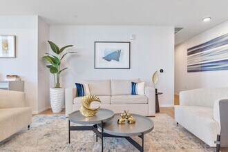 Building Photo - 398 NE 5th St