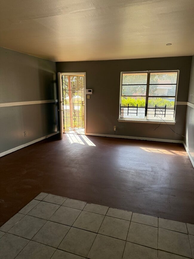 Building Photo - 802 Navaho Trail
