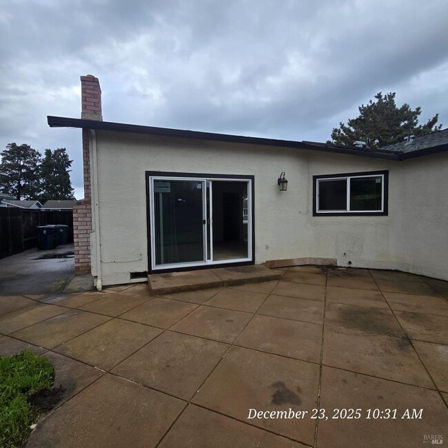 Building Photo - 4875 Silverado Dr