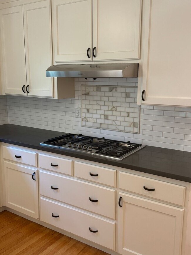 Foto del edificio - Beautifully Renovated 3BR/2.5BA Home in Co...